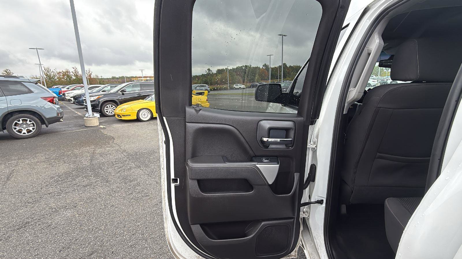 Used 2018 Chevrolet Silverado 1500 LT w/ Redline Edition image 21