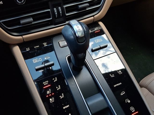 Certified 2023 Porsche Macan Turbo image 19