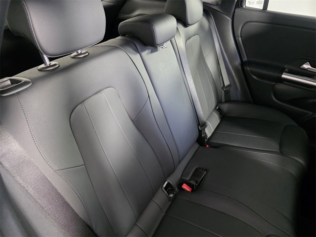Certified 2025 Mercedes-Benz GLA 250 image 27