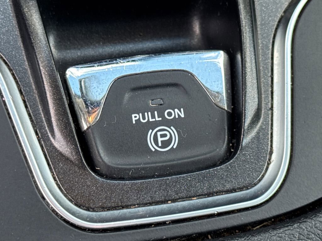 Used 2020 Jeep Cherokee Trailhawk w/ Cold Weather Group AWD/4WD image 50