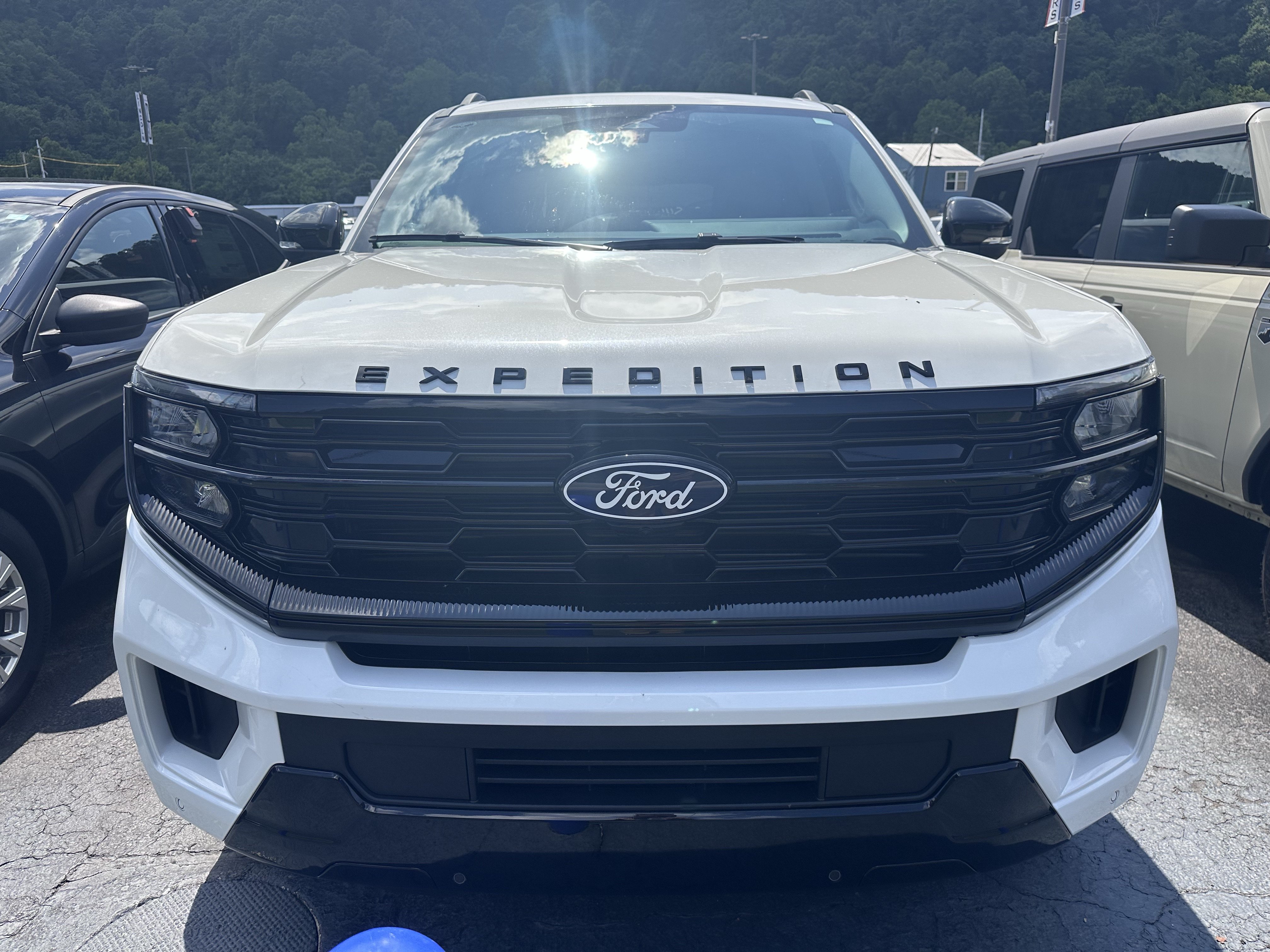 New 2027 Ford Expedition Max Platinum AWD/4WD image 4