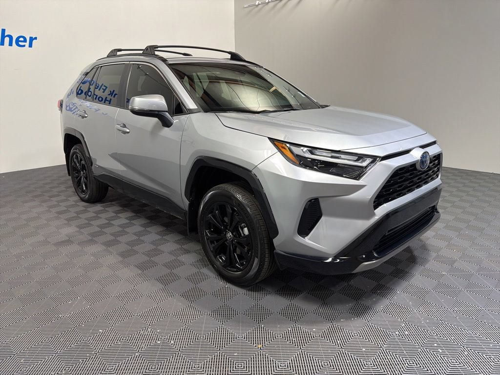 Used 2024 Toyota RAV4 SE w/ Convenience Package AWD/4WD image 7