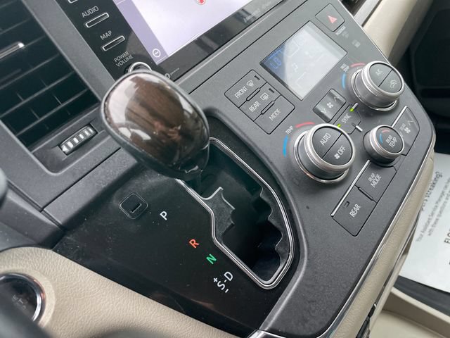 Used 2019 Toyota Sienna XLE FWD image 17