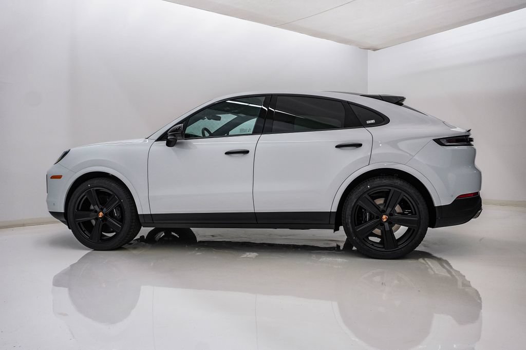 New 2026 Porsche Cayenne Coupe AWD/4WD image 2