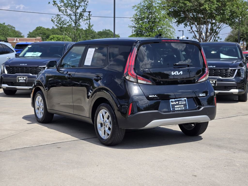 Certified 2025 Kia Soul LX FWD image 3
