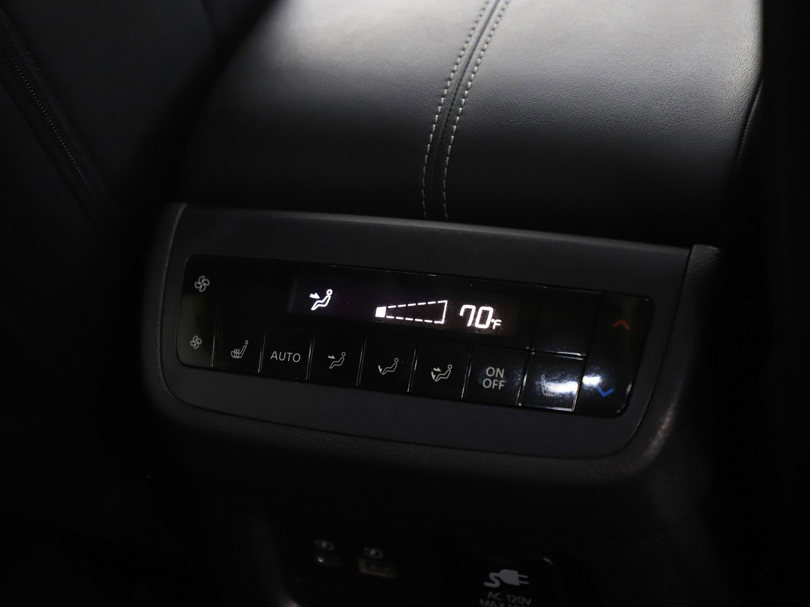 Used 2024 Nissan Pathfinder Platinum AWD/4WD image 18