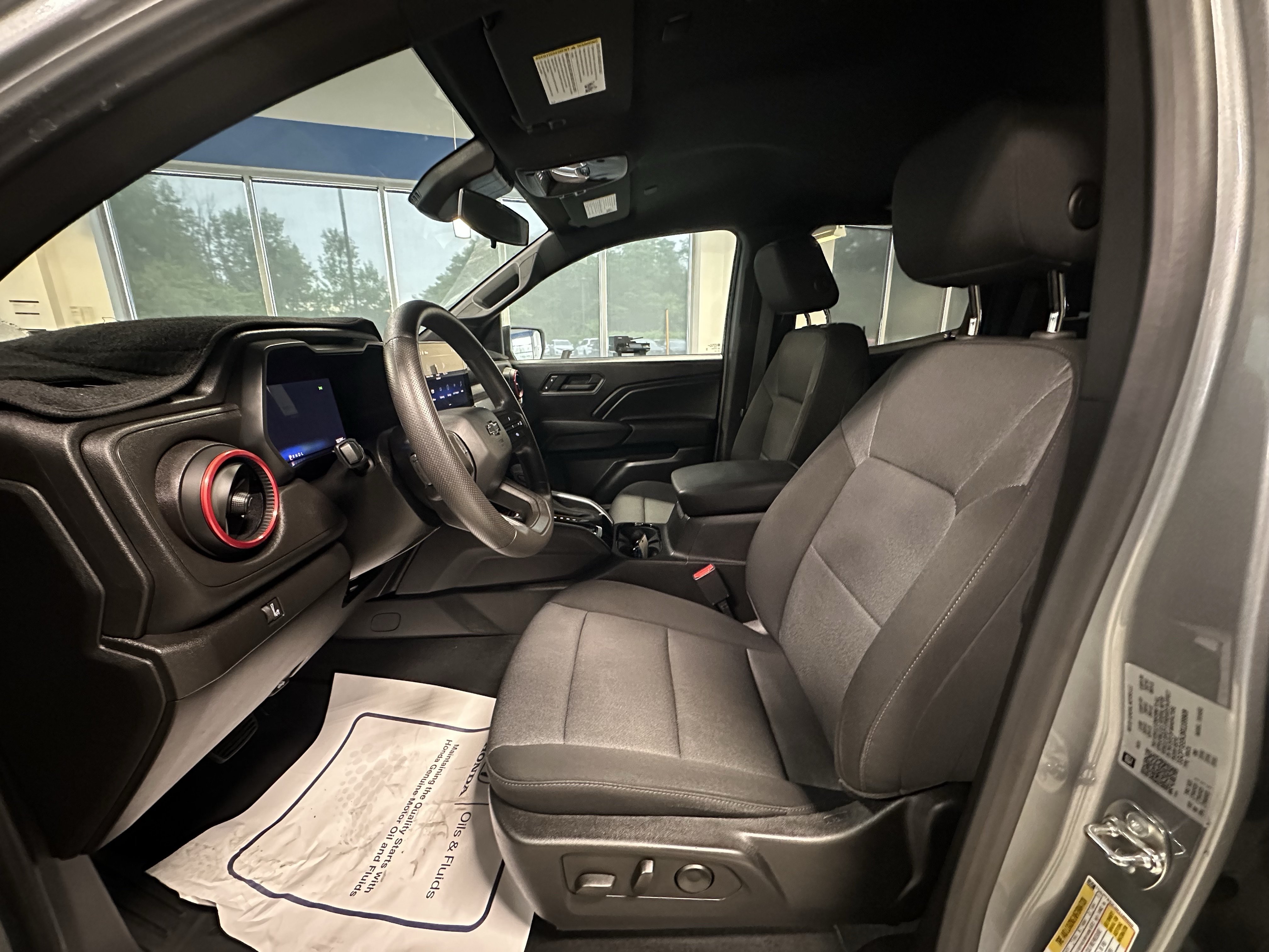 Used 2024 Chevrolet Colorado Trail Boss AWD/4WD image 9