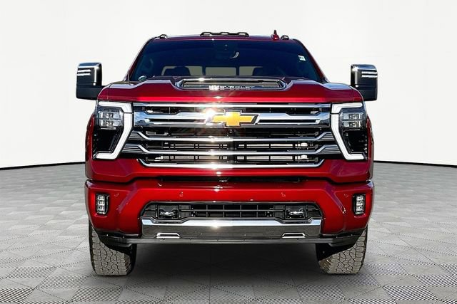 Used 2024 Chevrolet Silverado 2500 High Country w/ High Country Premium Package image 2