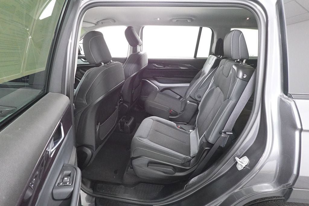 Used 2022 Jeep Grand Cherokee L Laredo w/ Luxury Tech Group I image 23
