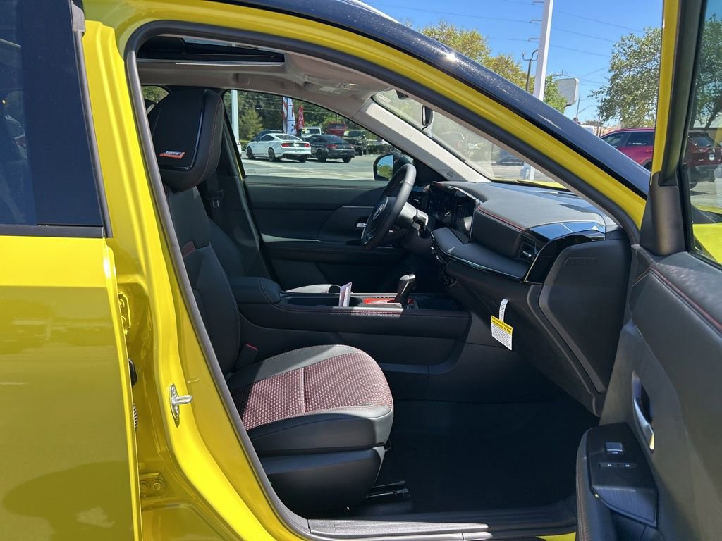 New 2026 Nissan Kicks SR w/ SR Premium Package FWD image 39
