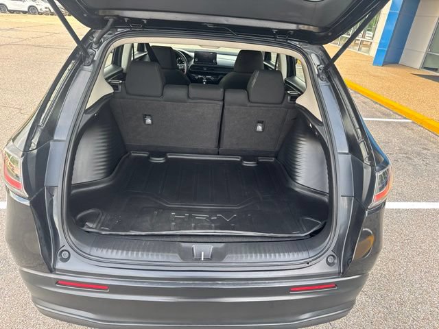 Used 2023 Honda HR-V LX image 9