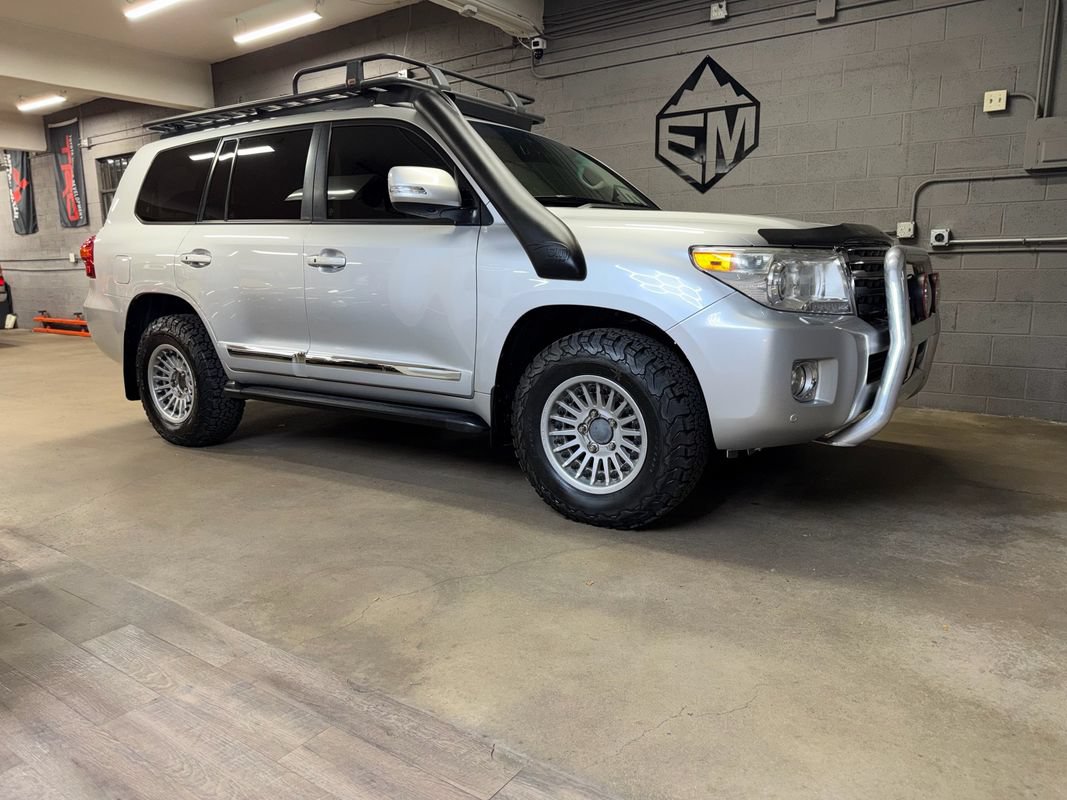 Used 2013 Toyota Land Cruiser AWD/4WD image 4