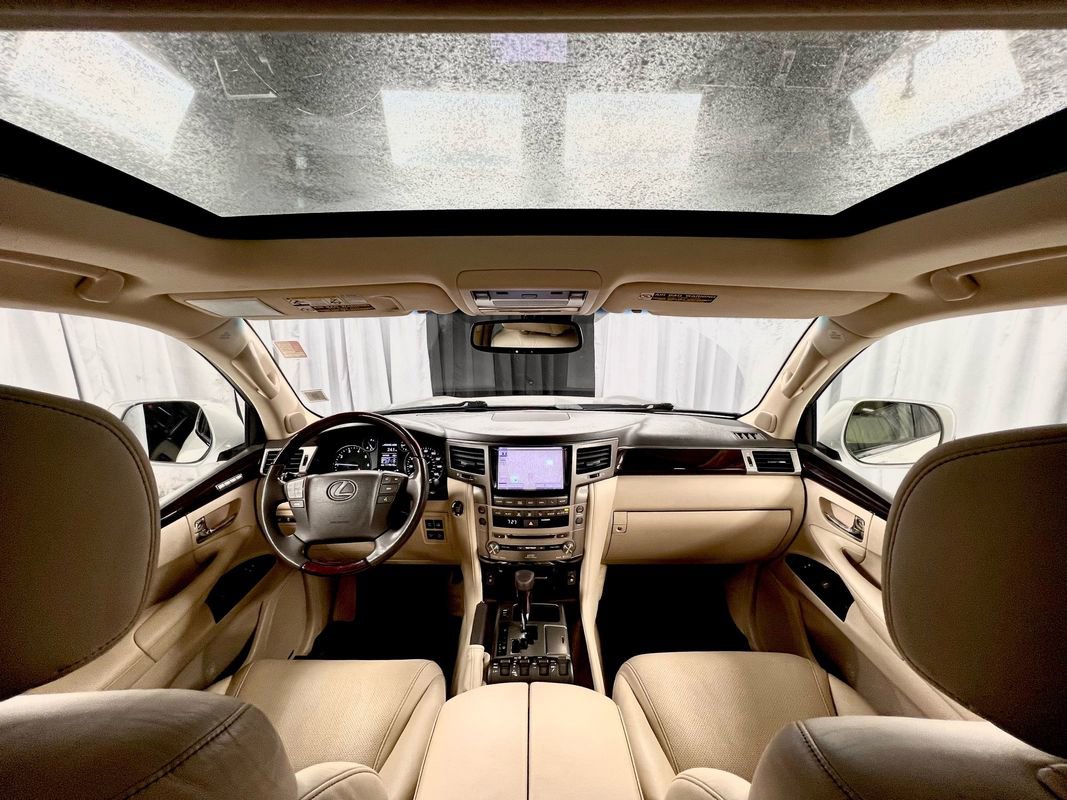 Used 2013 Lexus LX 570 4WD w/ Luxury Pkg image 20