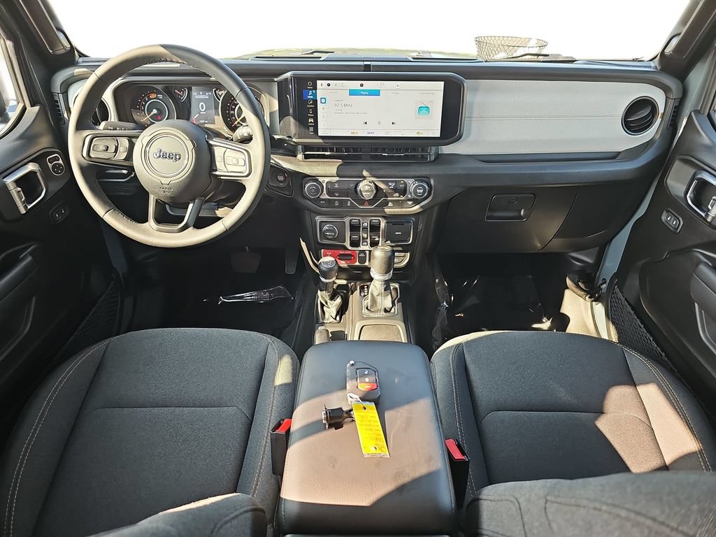 Used 2025 Jeep Wrangler Unlimited Sport AWD/4WD image 12