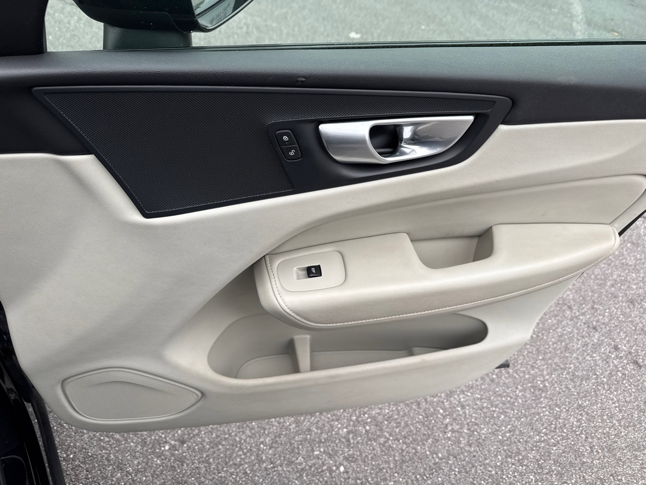 Used 2024 Volvo XC60 B5 Core image 14