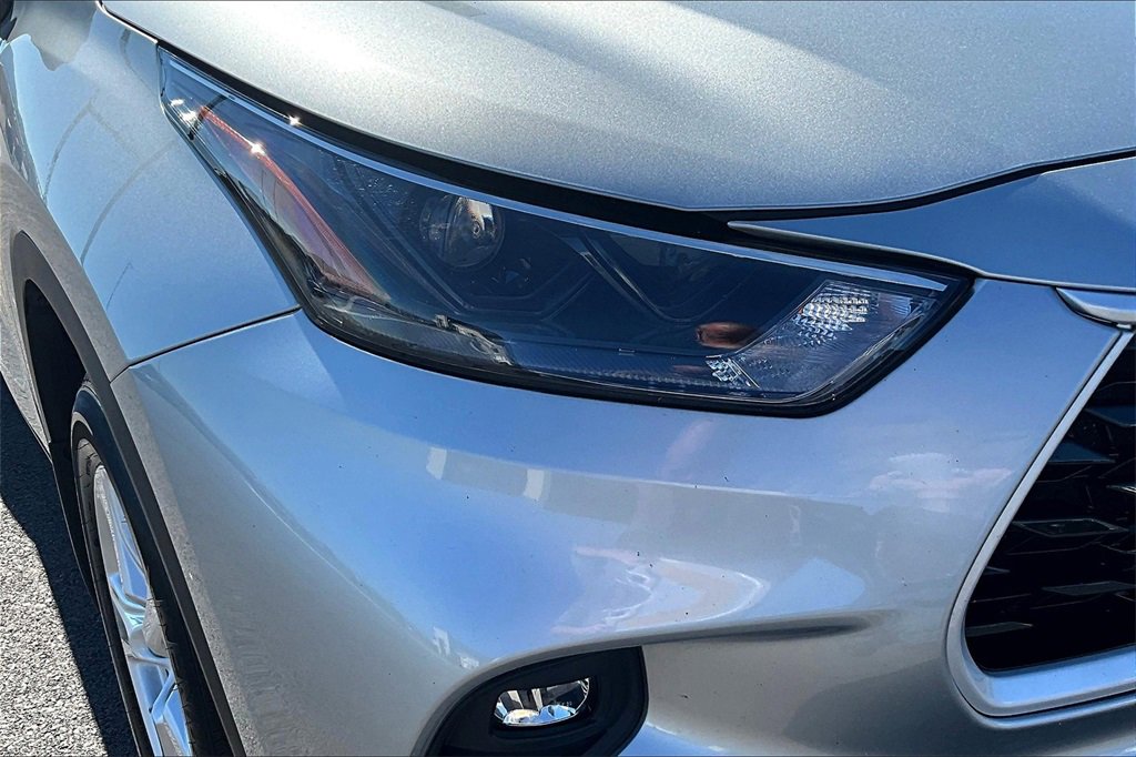 Used 2024 Toyota Highlander LE image 30