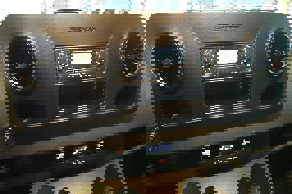 Used 2025 Mercedes-Benz Sprinter 2500 image 13