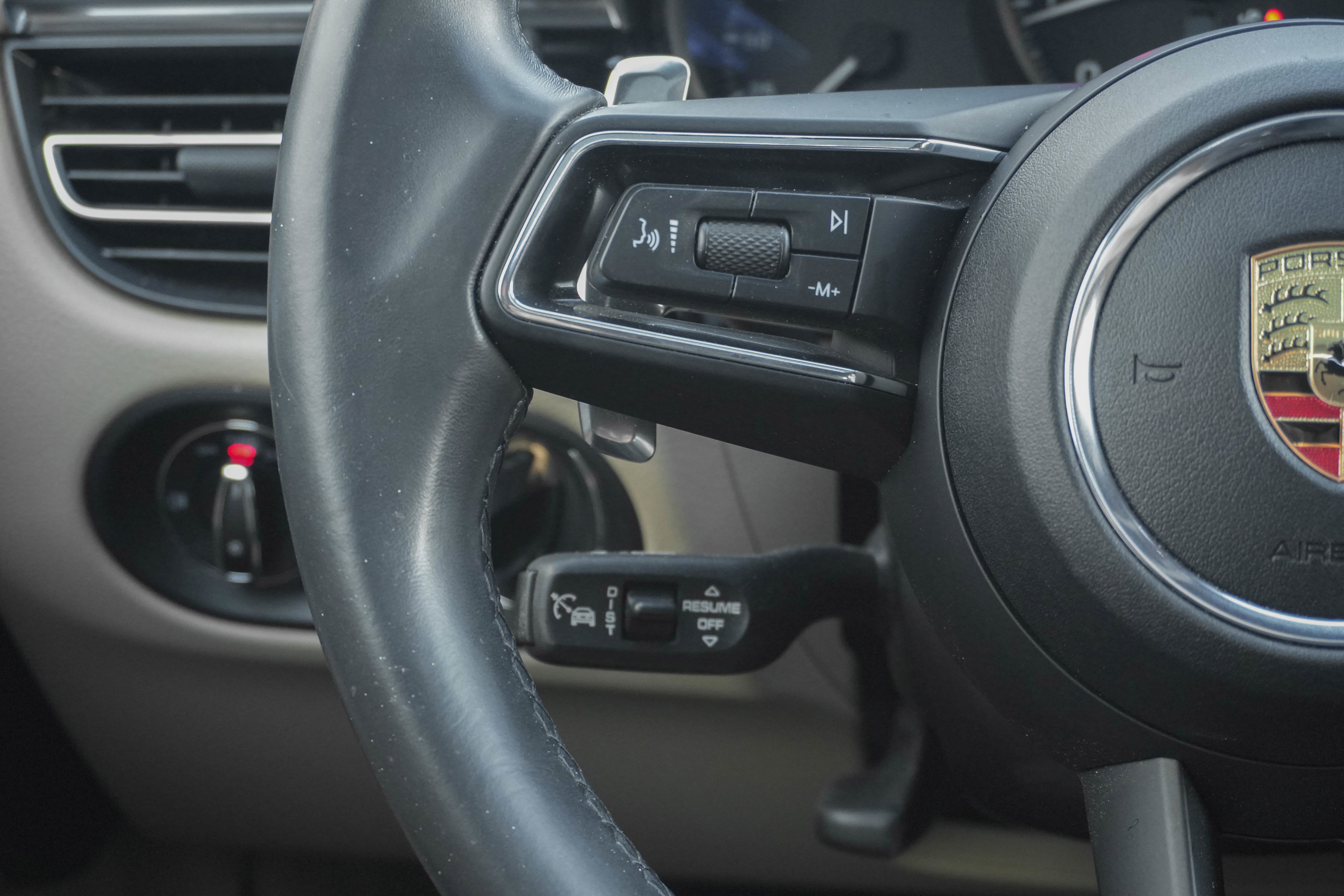 Used 2024 Porsche Macan image 19