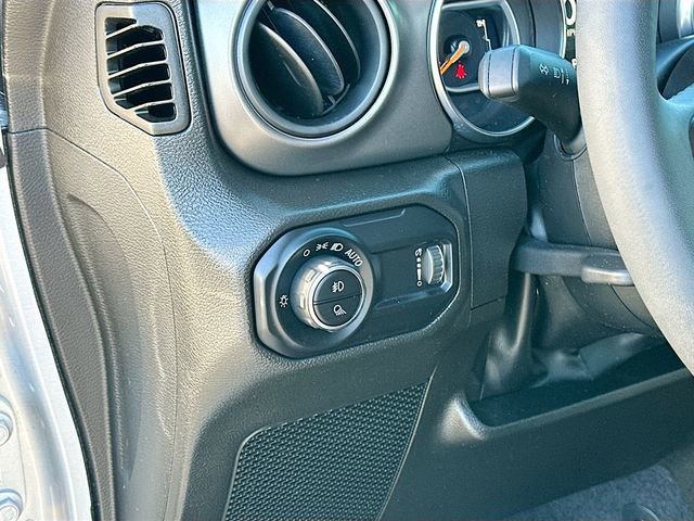 Used 2023 Jeep Gladiator Sport image 10