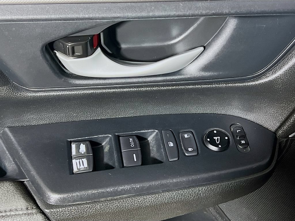 Used 2019 Honda CR-V LX image 16