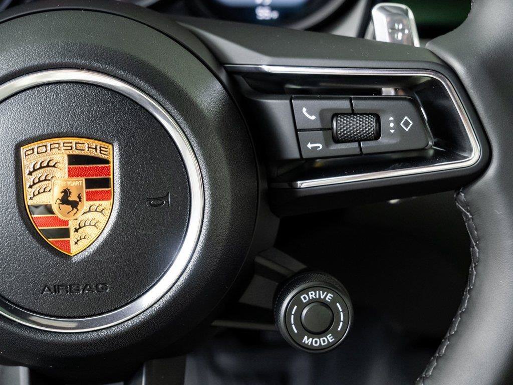Used 2026 Porsche Macan AWD/4WD image 11