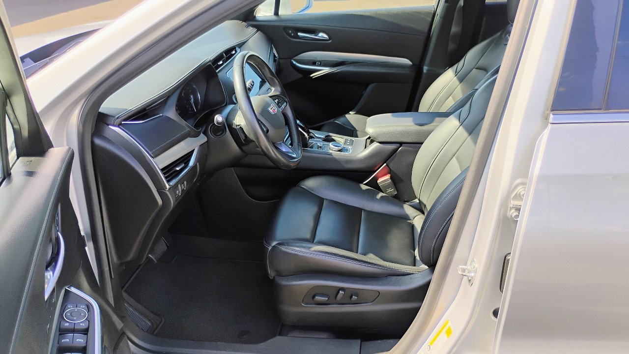 Used 2020 Cadillac XT4 Premium Luxury image 13