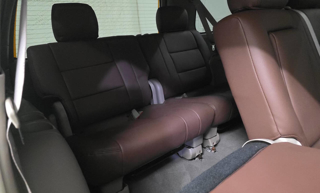 Used 2005 Toyota Sequoia SR5 RWD image 8
