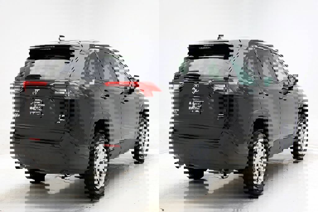 Used 2024 Toyota RAV4 LE image 8