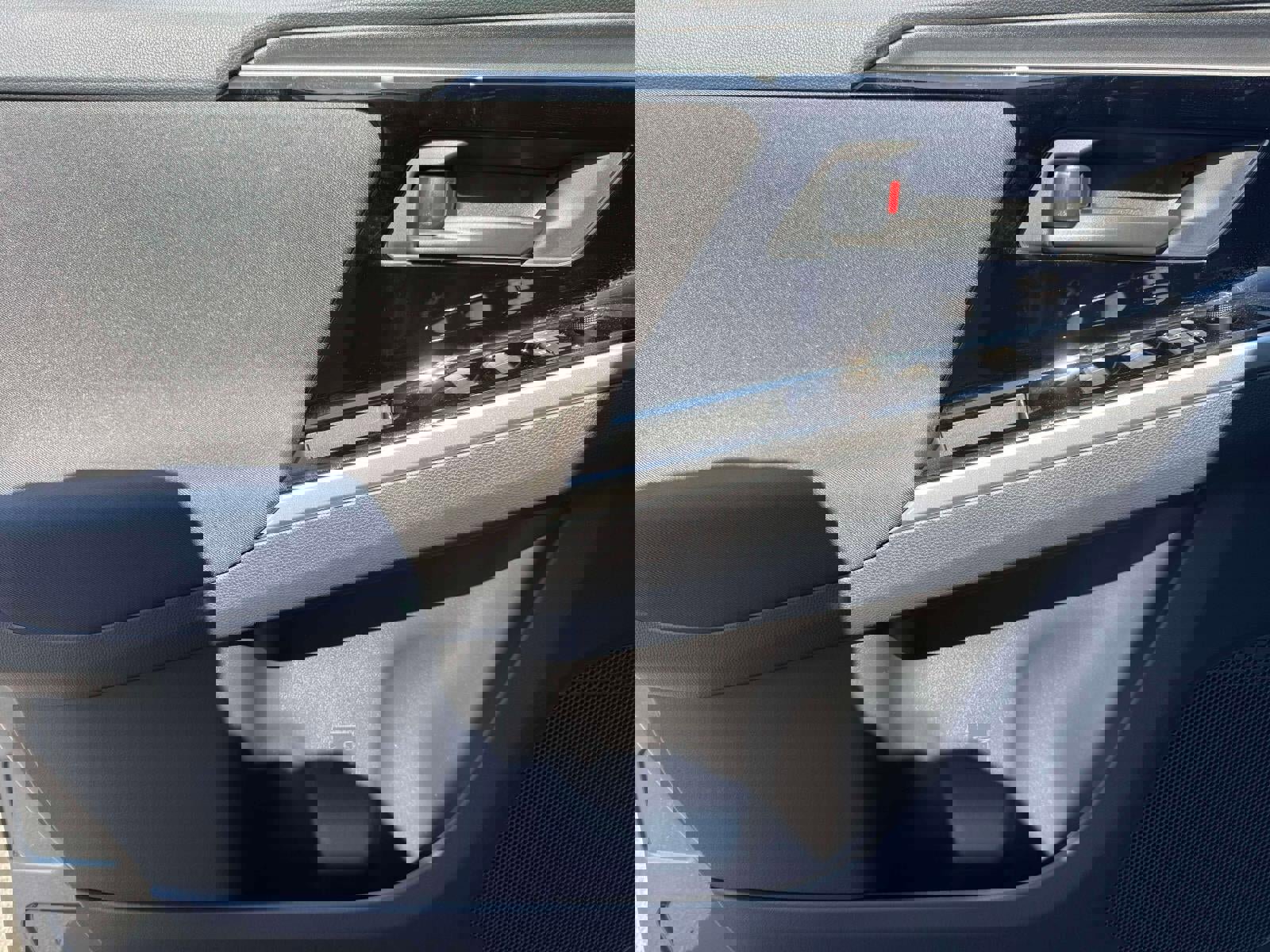 Used 2024 Subaru Solterra Premium image 11