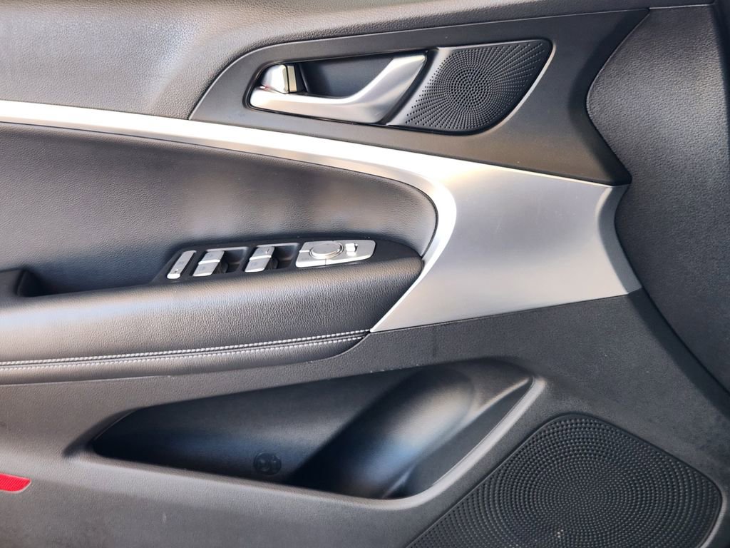 Used 2023 Genesis G70 2.0T RWD image 24