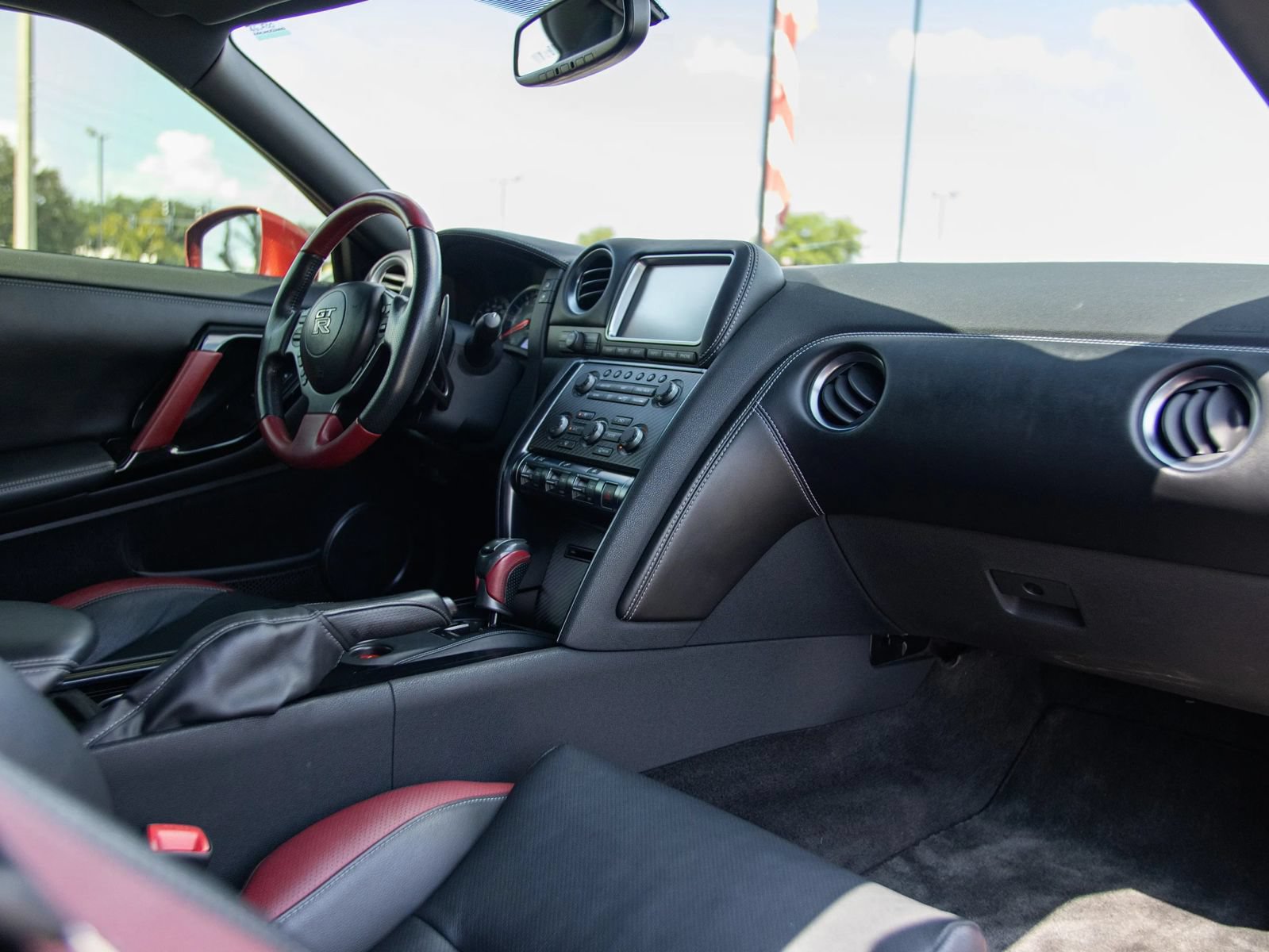 Used 2015 Nissan GT-R Black Edition AWD/4WD image 38