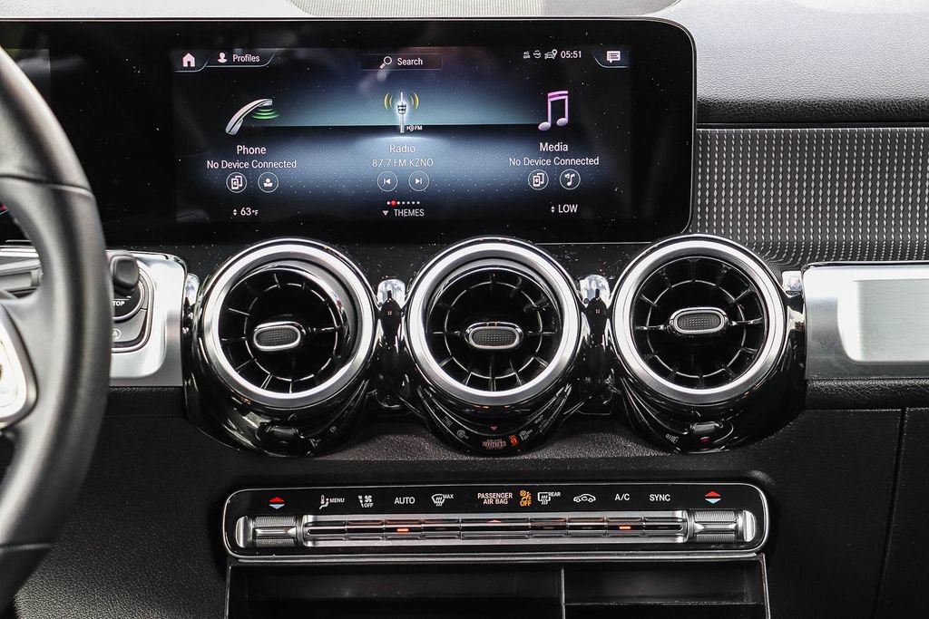 Used 2022 Mercedes-Benz GLB 250 4MATIC image 17