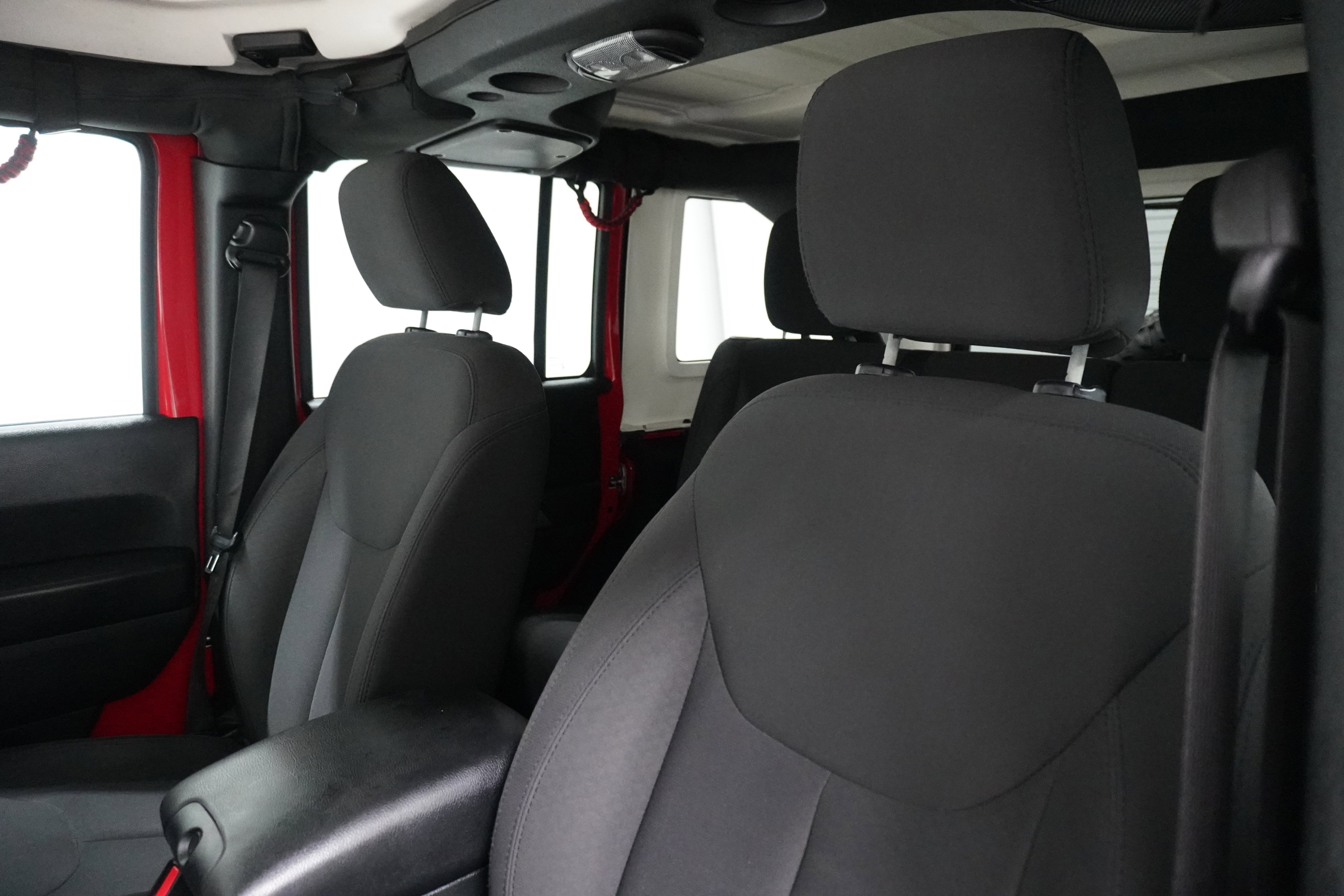 Used 2018 Jeep Wrangler Unlimited Sport S image 12