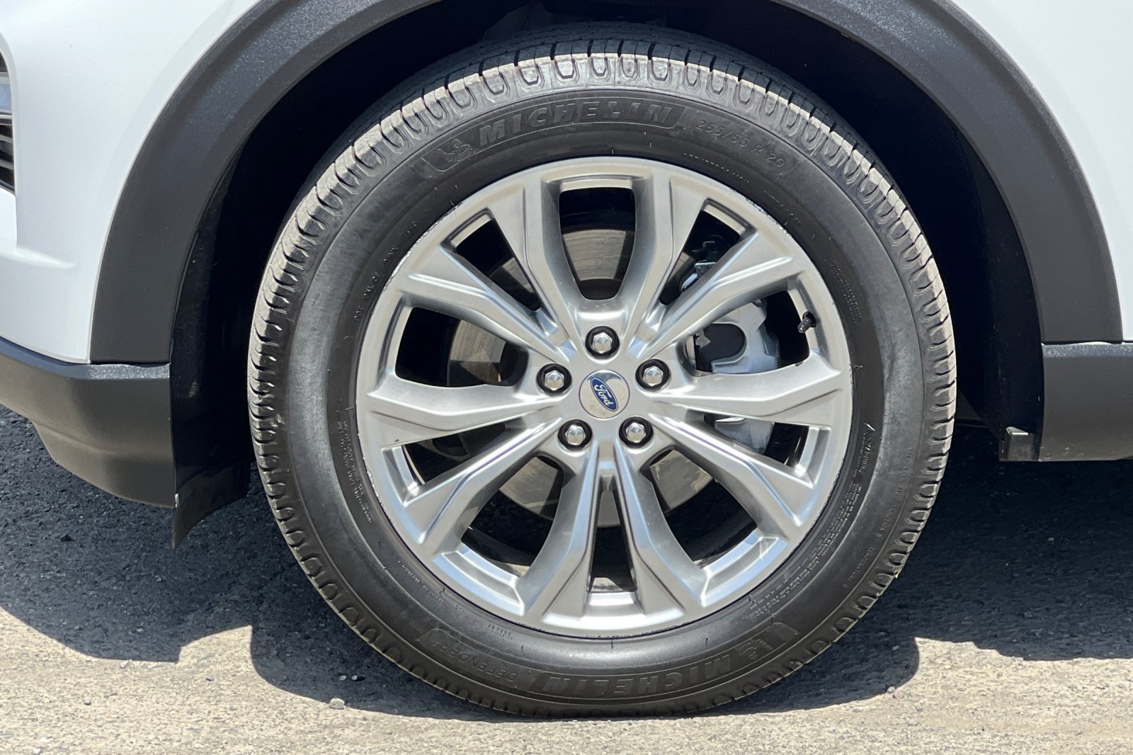 Used 2020 Ford Explorer XLT w/ Equipment Group 202A AWD/4WD image 28