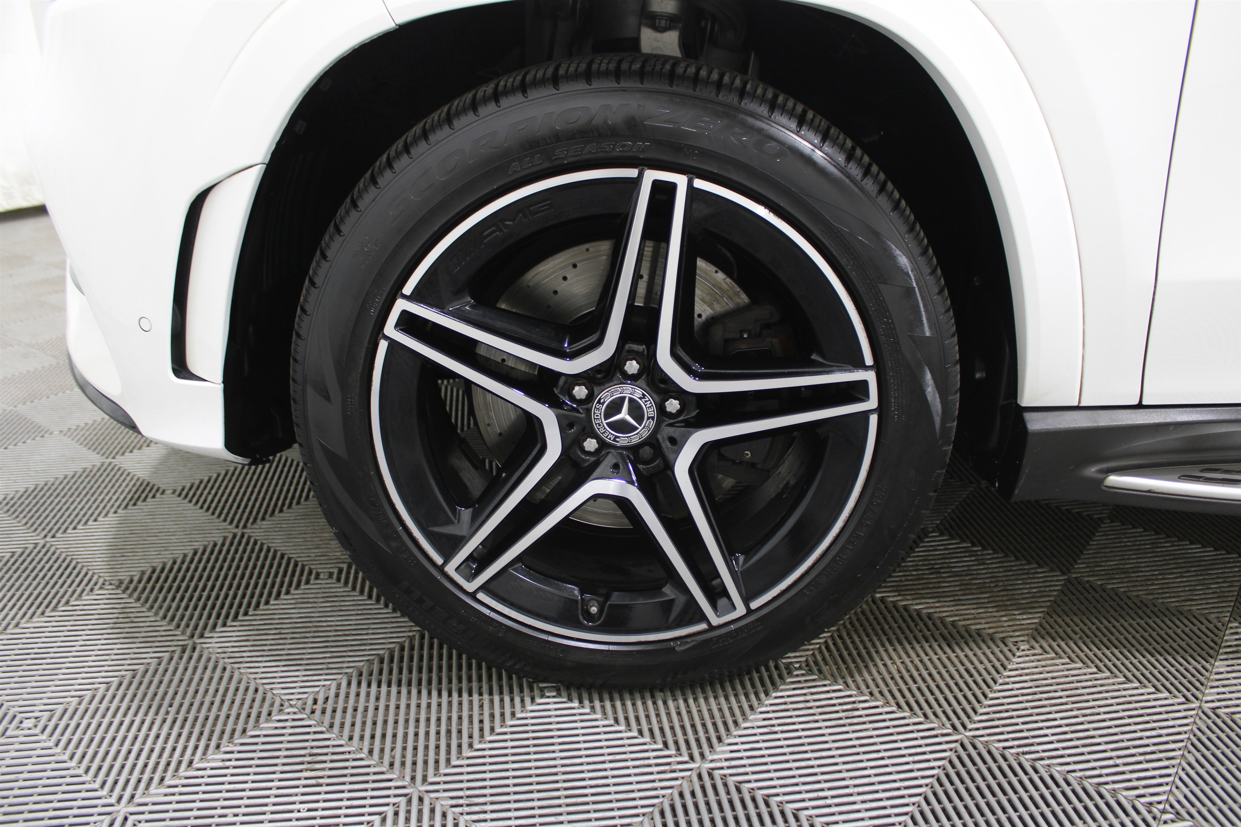 Used 2022 Mercedes-Benz GLS 450 4MATIC image 39