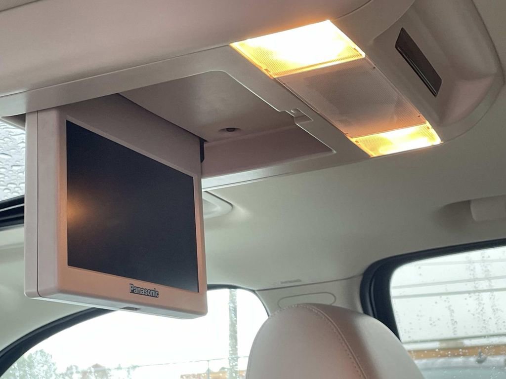 Used 2013 Chevrolet Tahoe LT w/ Luxury Package image 16