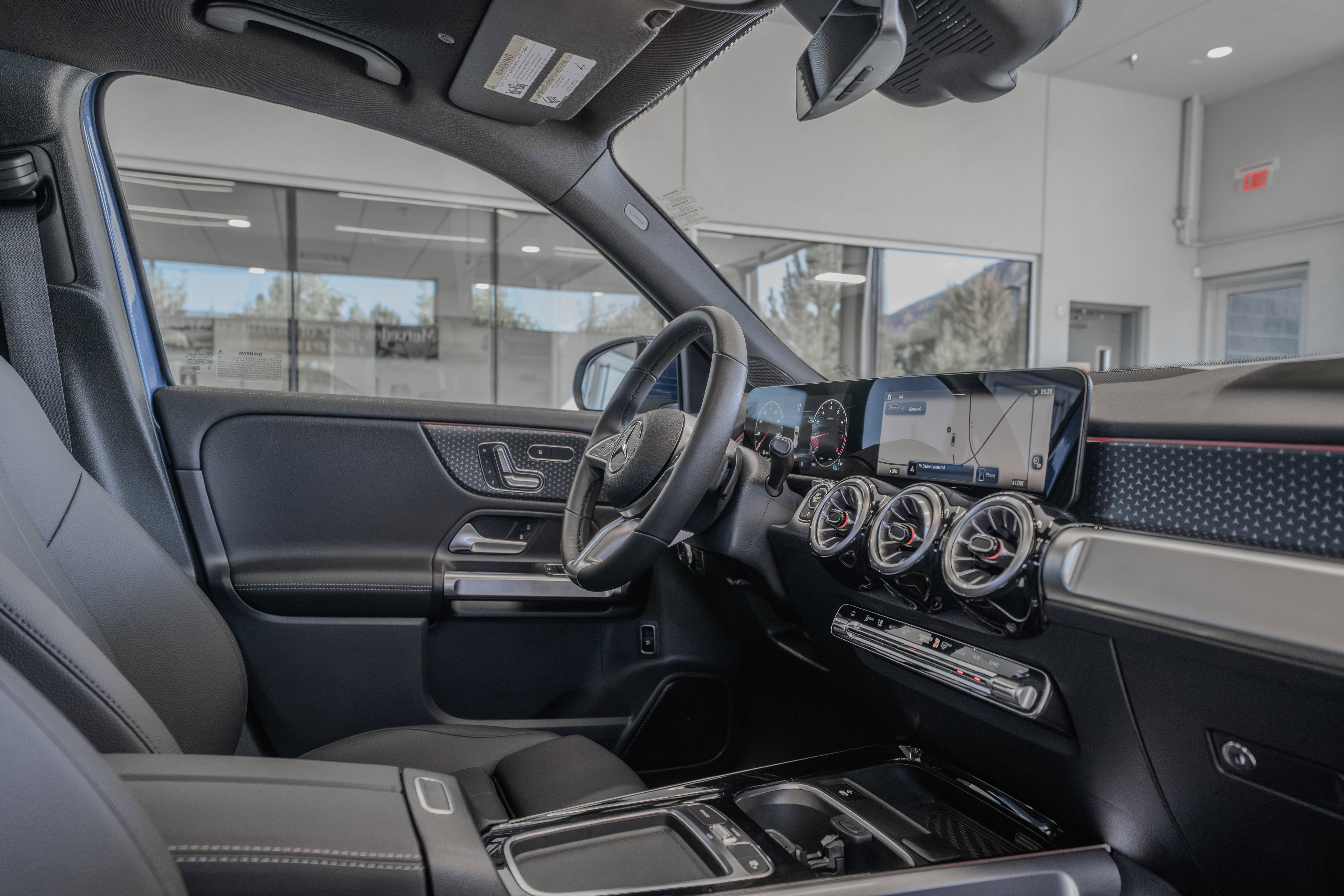 Certified 2025 Mercedes-Benz GLB 250 4MATIC image 18