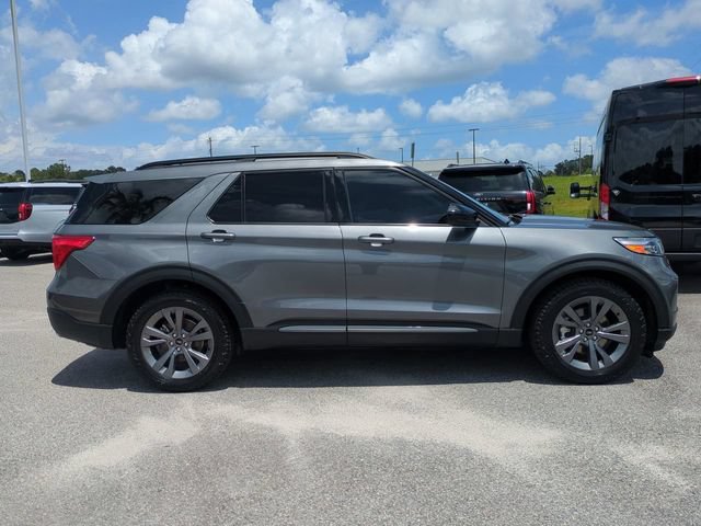 Used 2022 Ford Explorer XLT w/ Equipment Group 202A RWD image 3