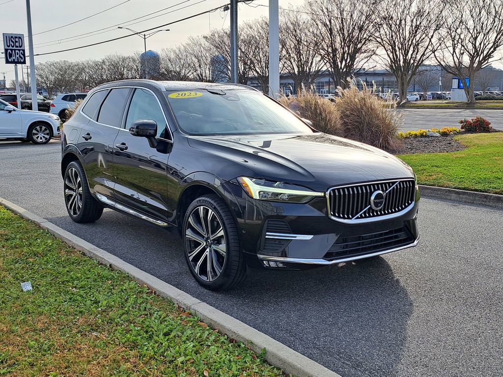 Used 2023 Volvo XC60 B5 Ultimate w/ Climate Package image 2