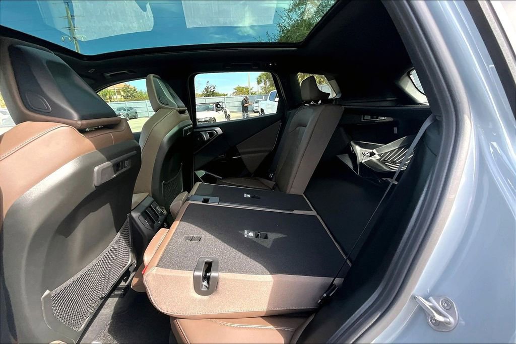 Used 2026 BMW X3 M50 w/ Premium Package image 17