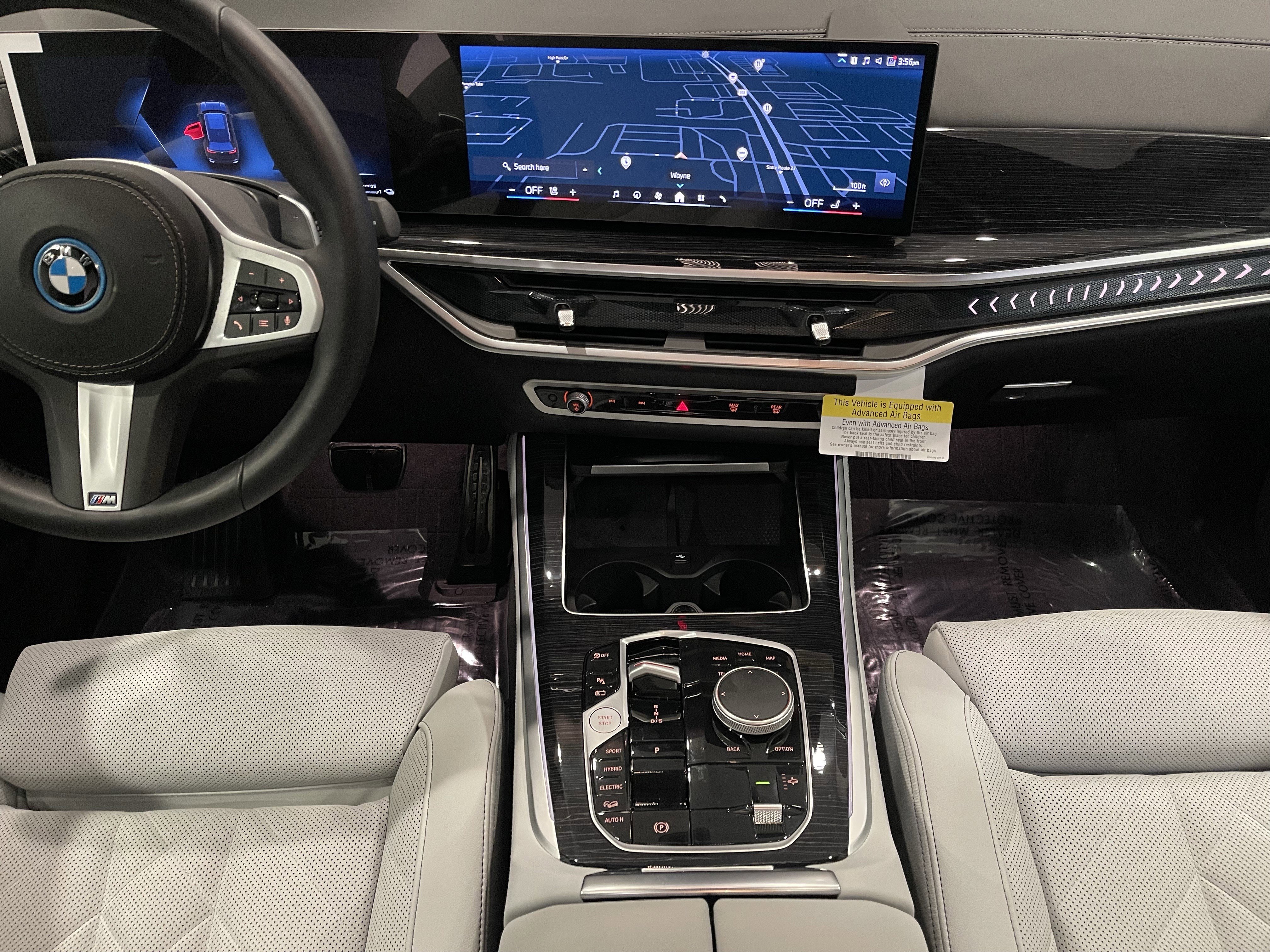 Used 2026 BMW X5 xDrive50e w/ M Sport Package image 17