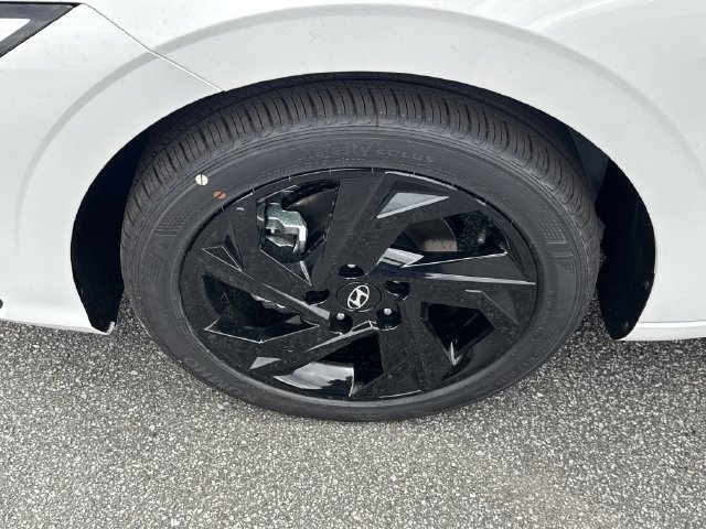 New 2026 Hyundai Elantra Sport FWD image 13