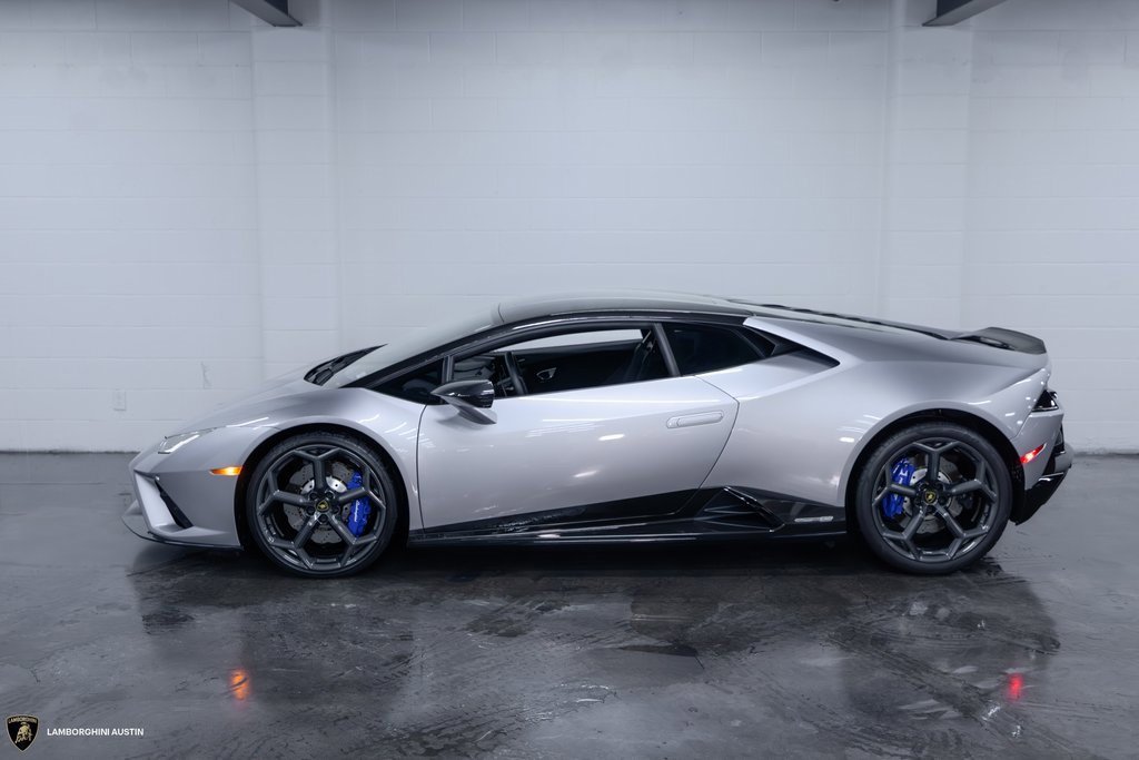 Used 2021 Lamborghini Huracan EVO image 6