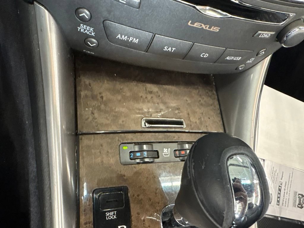 Used 2010 Lexus IS 250C w/ Luxury Pkg RWD image 10