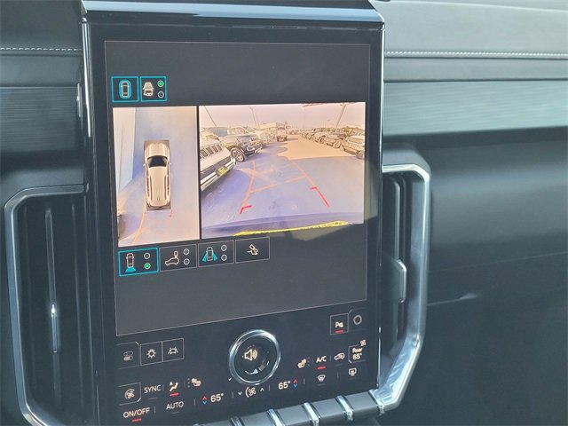 Used 2025 GMC Acadia Elevation image 11