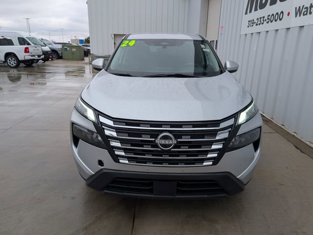 Used 2024 Nissan Rogue SV image 34