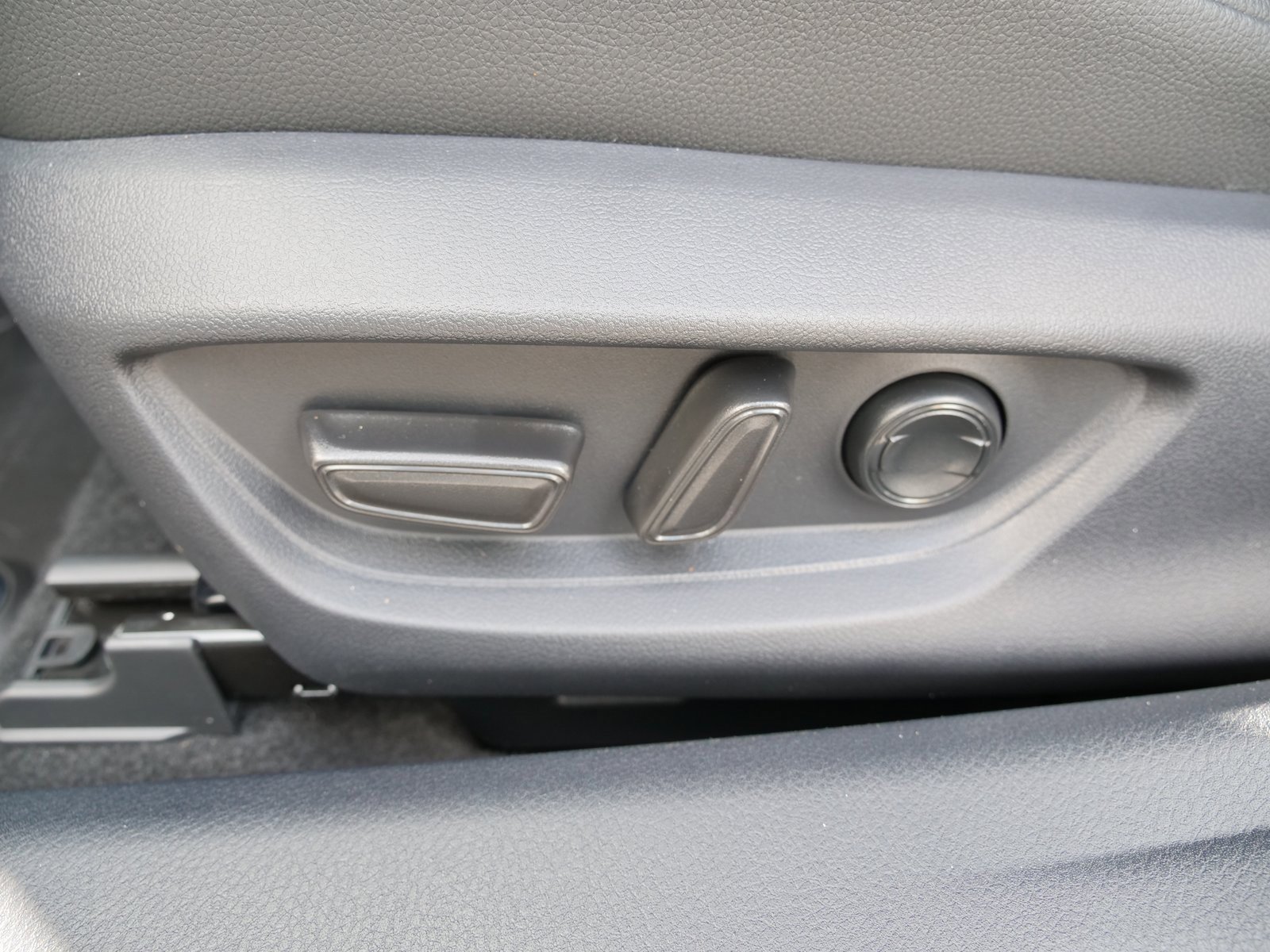 Used 2025 Toyota Camry XLE image 17