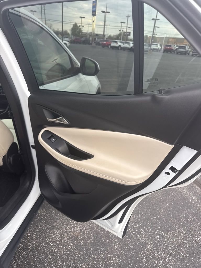 Used 2023 Buick Encore GX Select AWD/4WD image 45