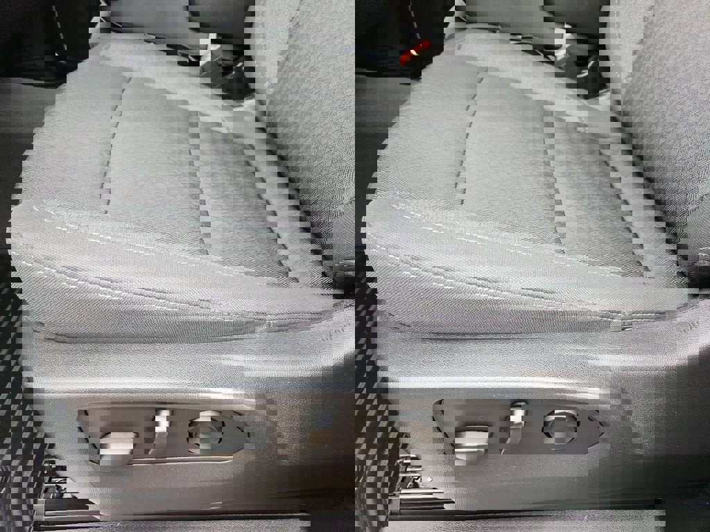 Used 2023 Chevrolet Silverado 1500 LT AWD/4WD image 20