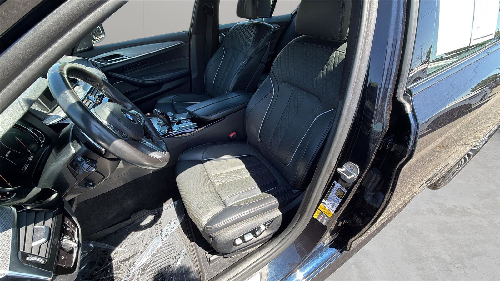 Used 2018 BMW 530e xDrive w/ M Sport Package 2 AWD/4WD image 10